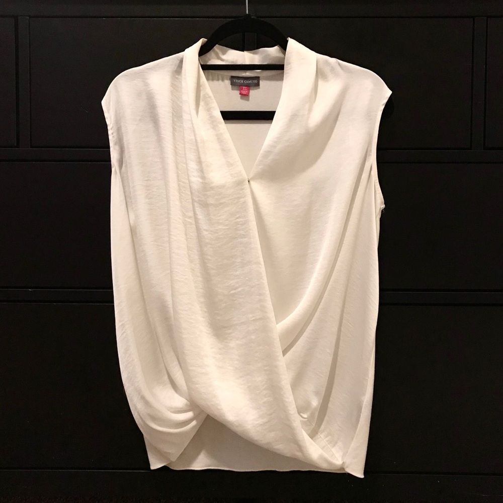 Vince Camuto White Top NWOT
